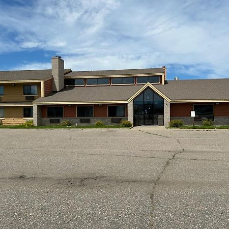 Northwoods Inn & Suites - Blackduck Экстерьер фото