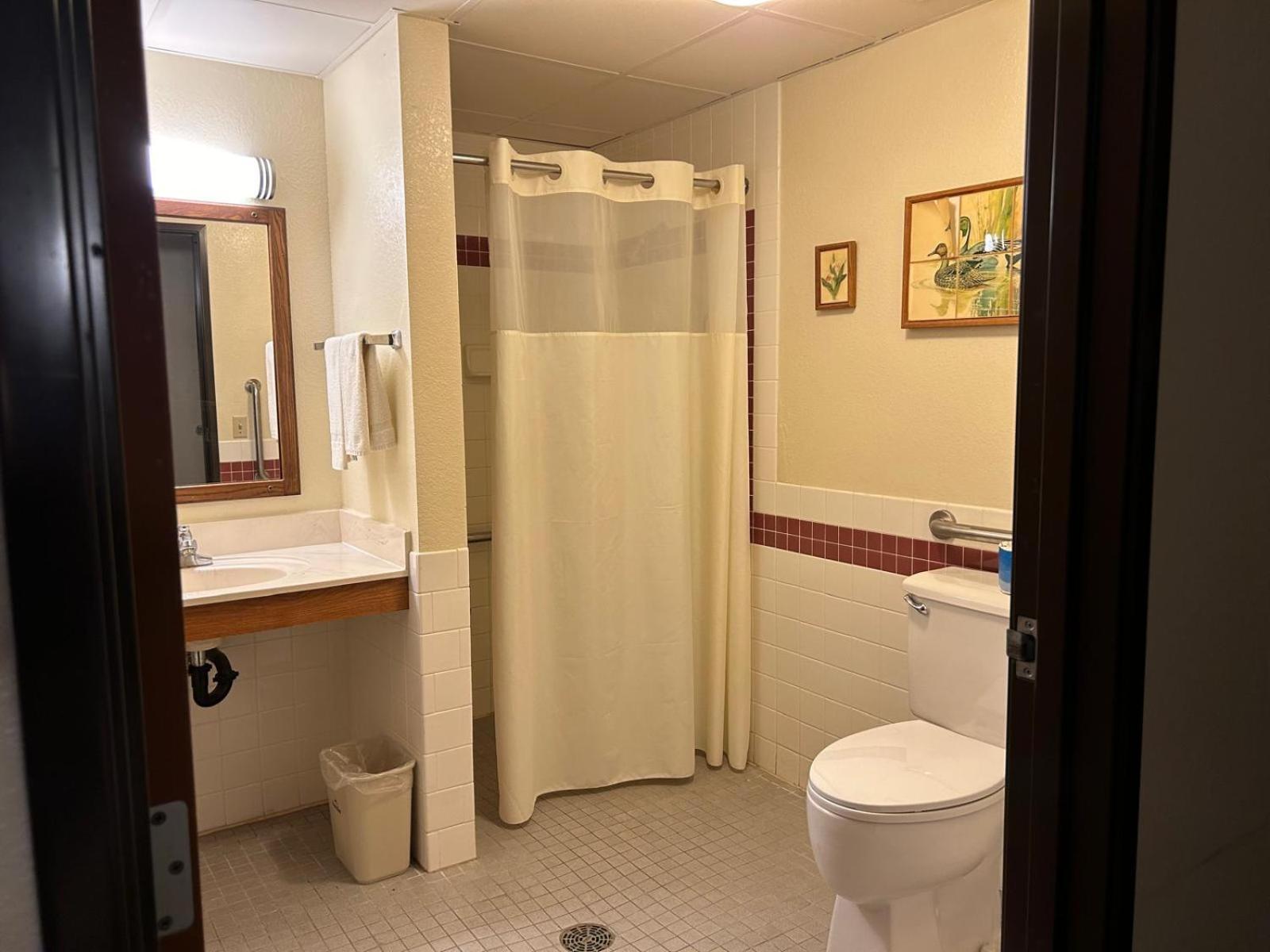 Northwoods Inn & Suites - Blackduck Экстерьер фото