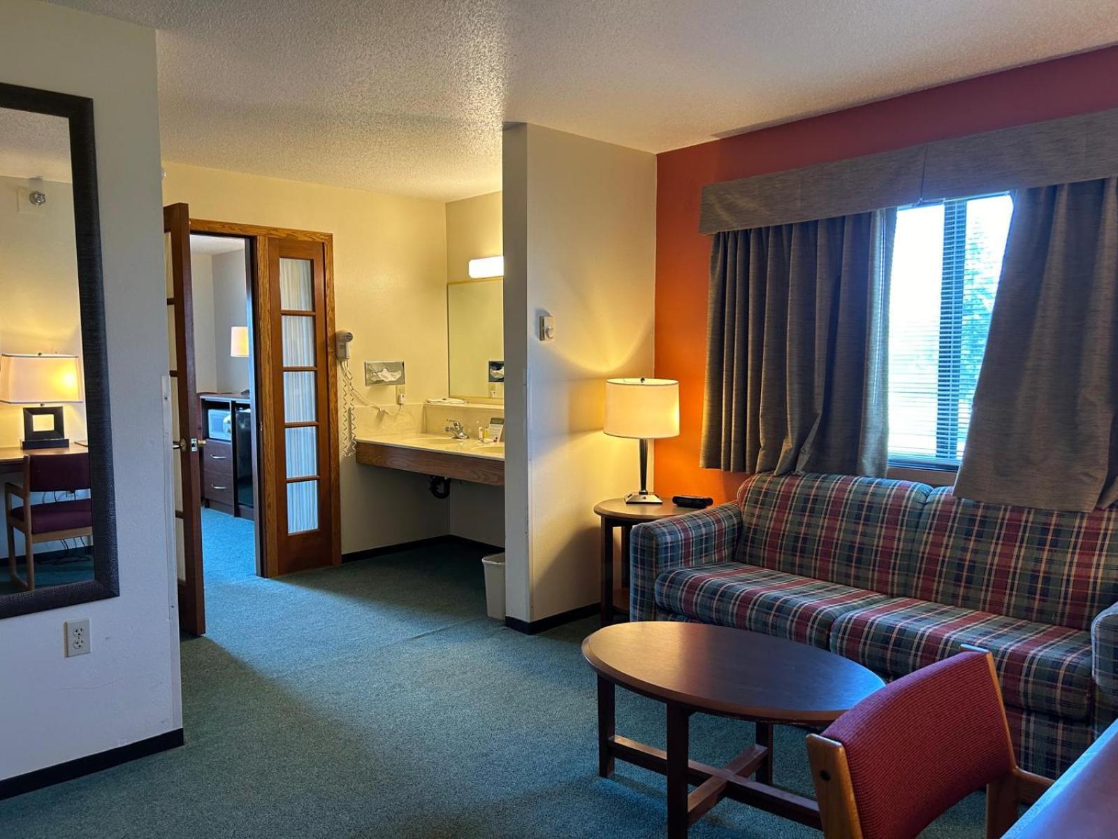 Northwoods Inn & Suites - Blackduck Экстерьер фото