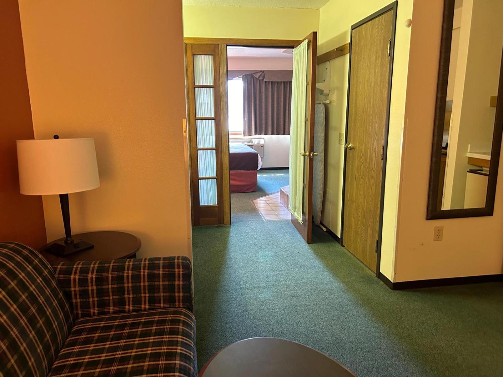 Northwoods Inn & Suites - Blackduck Экстерьер фото